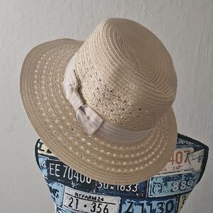 Elegant Tan Sun Hat with Bow